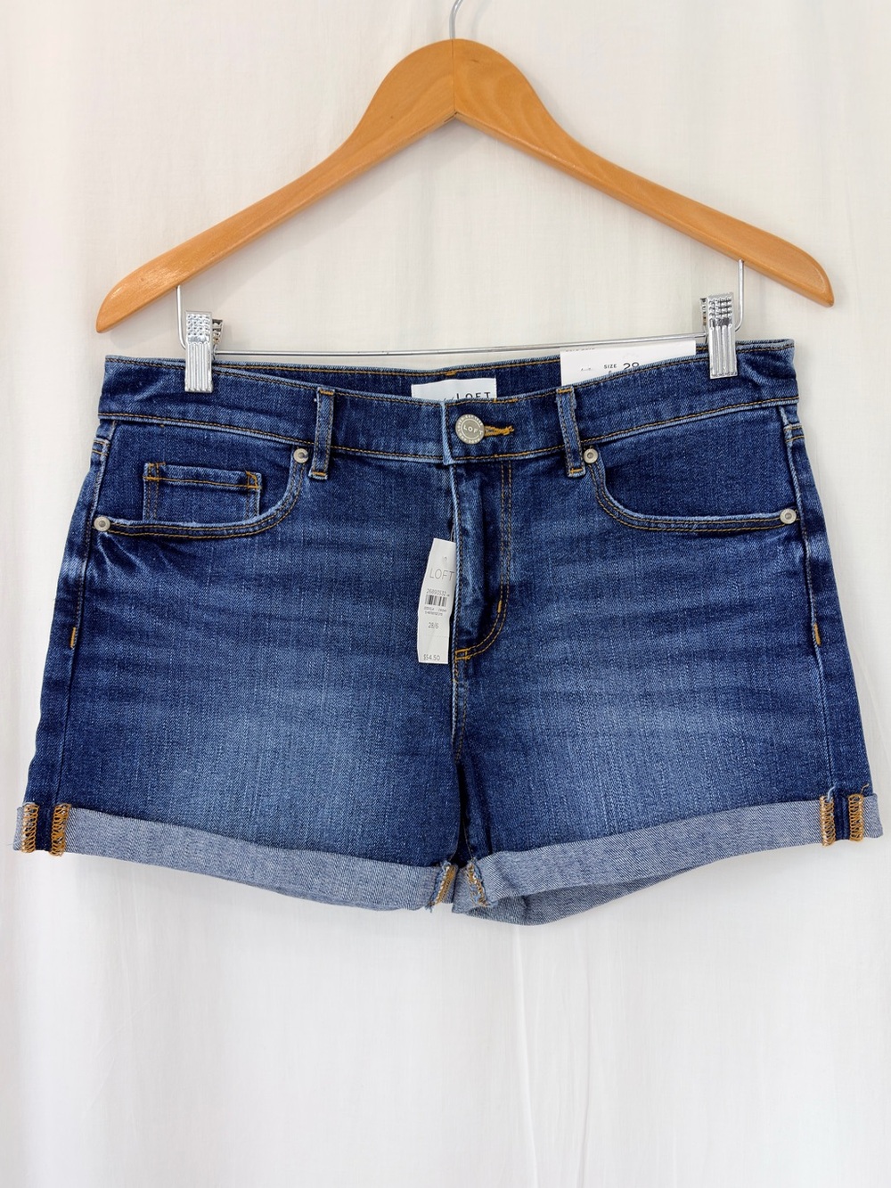 Loft NWT Rolled Hem Denim Jean Shorts sz 28/6 Medium Wash Cotton Blend 3” Inseam